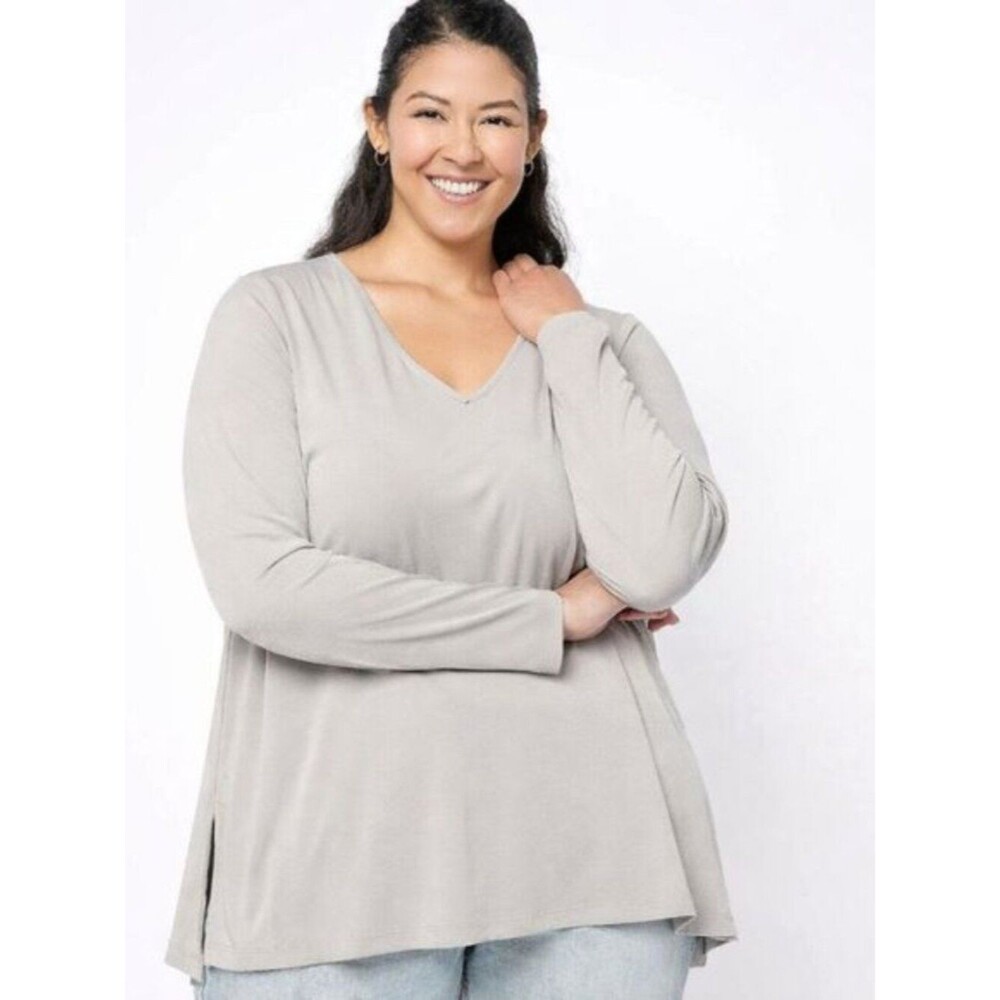 Susan Graver Modern Essentials V-Neck Tunic Top Size 4X Light Gray